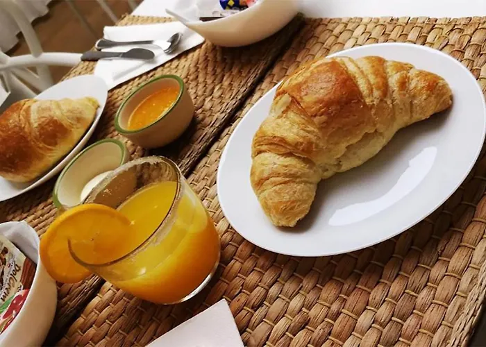 Alojamento de Acomodação e Pequeno-almoço Donna Adelina Nápoles